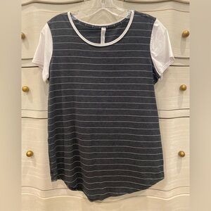 Lululemon Tee Size 6